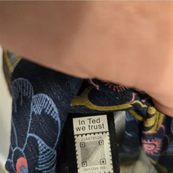 🐢 Ted Baker Juvena Floral Printed waterfall ruffle long sleeve top.Size 1.